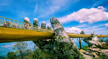 Cầu Vàng Đà Nẵng - Điểm Du Lịch Thu Hút Du Khách Hàng Đầu